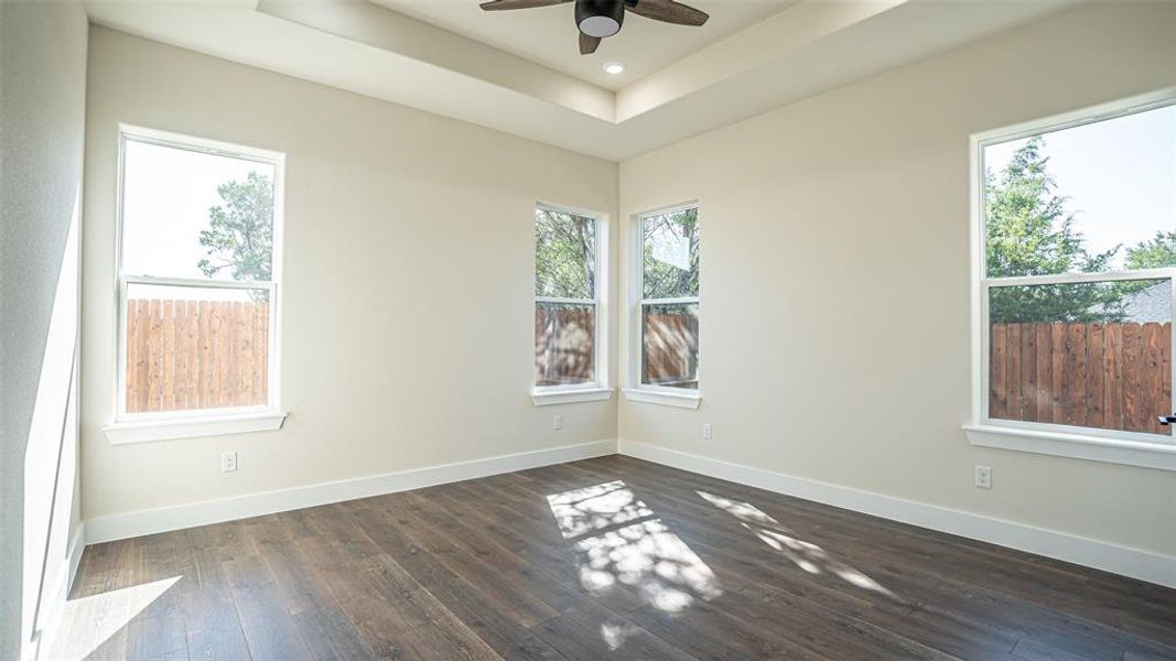 Spacious, unfurnished interior of a new home in , Granbury (Image 20).