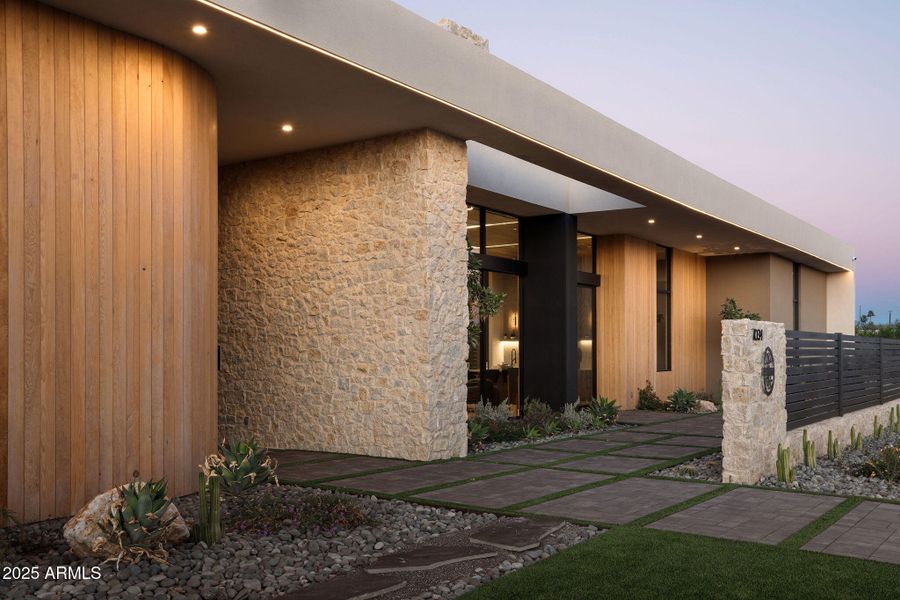 7034 E Paradise Dr 7034 E Paradise Dr