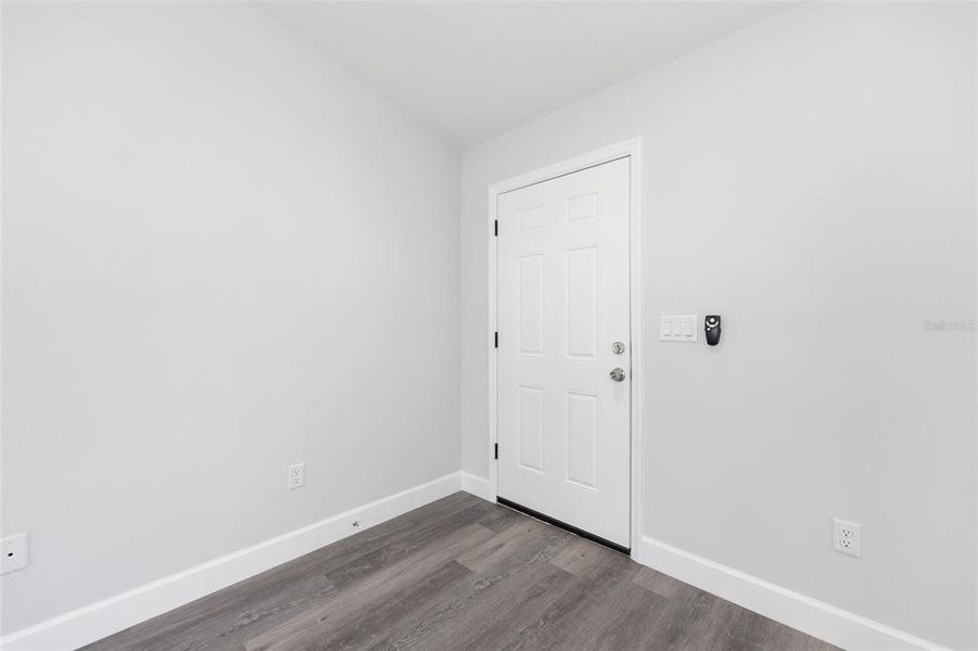 Spacious, unfurnished interior of a new home in , Dunnellon (Image 21).