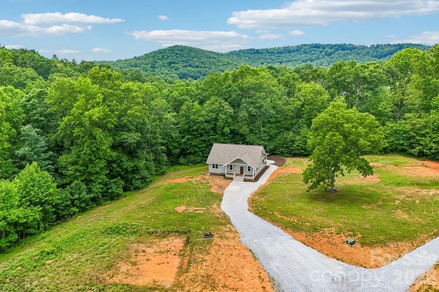 Natural landscape and outdoor views near in Spruce Pine (Image 38). Natural landscape and outdoor views near in Spruce Pine (Image 38).