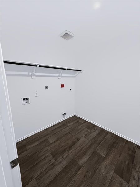 Spacious, unfurnished interior of a new home in Windstone on the Prairie, Richmond (Image 12).