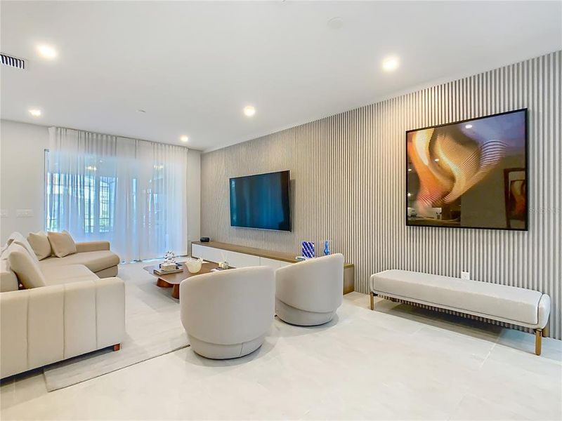 Furnished interior view inside a new home in , Orlando (Image 33).