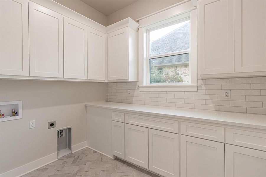 Furnished interior view inside a new home in , Tyler (Image 32).