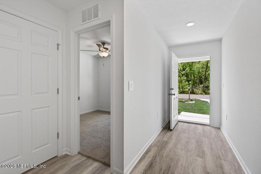 Spacious, unfurnished interior of a new home in , Jacksonville (Image 25).