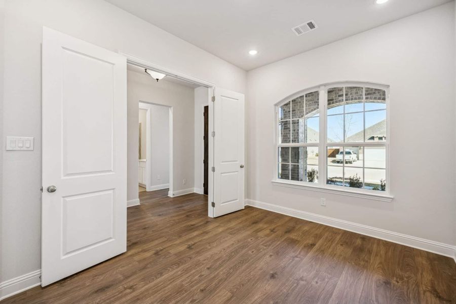 Spacious, unfurnished interior of a new home in Westside Preserve, Midlothian (Image 23).