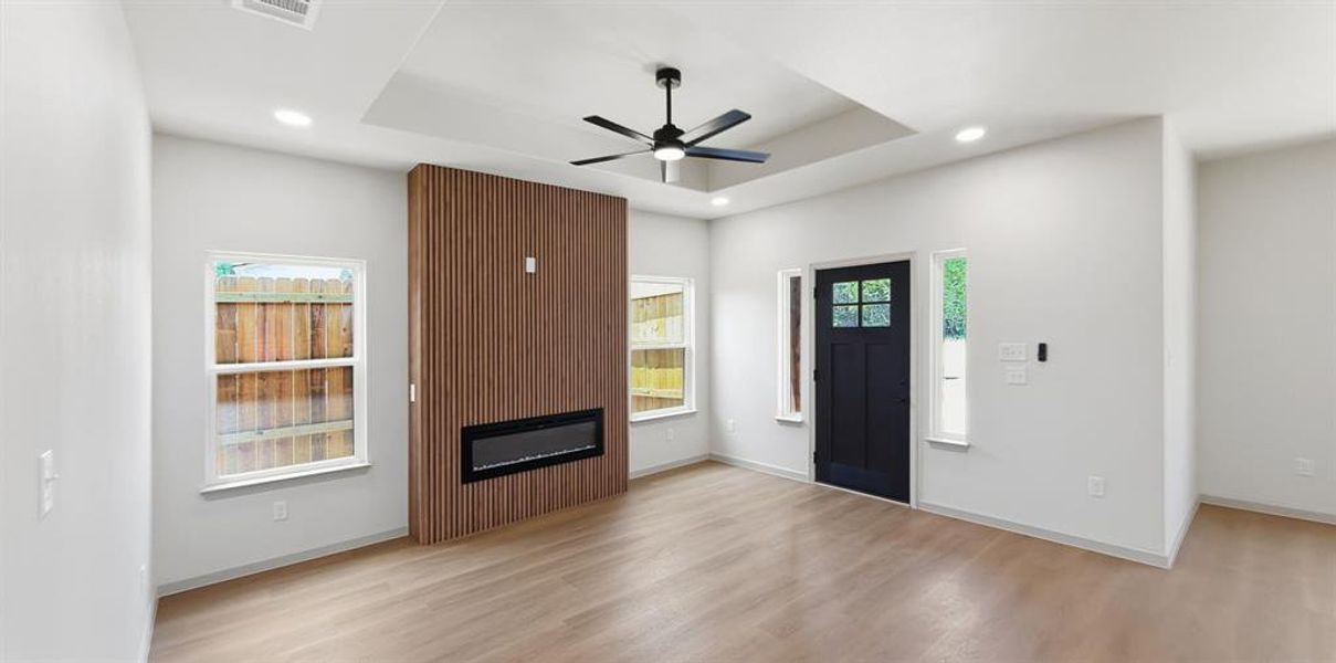 Spacious, unfurnished interior of a new home in , Granbury (Image 16).