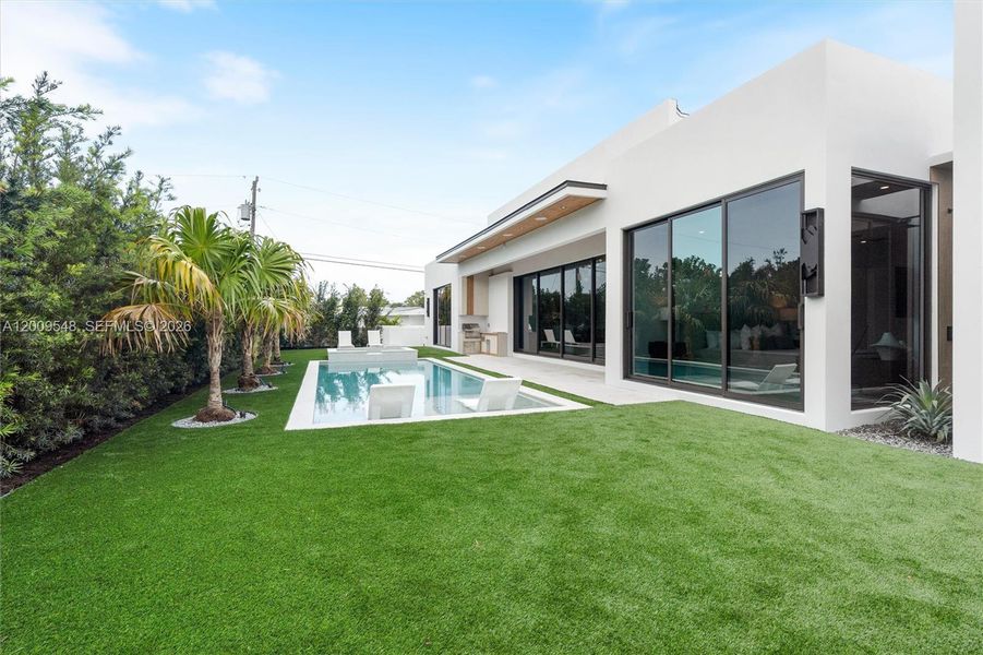 Exterior details and patio area of a home in , Wilton Manors (Image 3). Exterior details and patio area of a home in , Wilton Manors (Image 3).