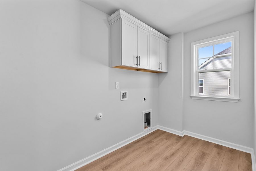 Spacious, unfurnished interior of a new home in Fieldstone, Lexington (Image 44).