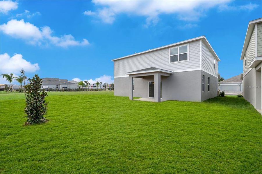 Exterior details and patio area of a home in , Palm Bay (Image 3).