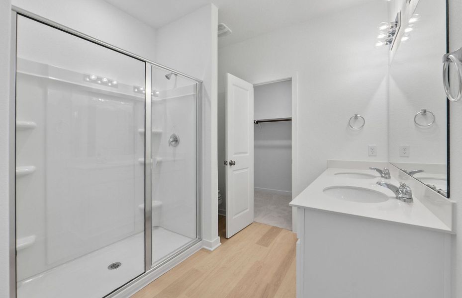 Furnished interior view inside a new home in Alto, San Marcos (Image 8).