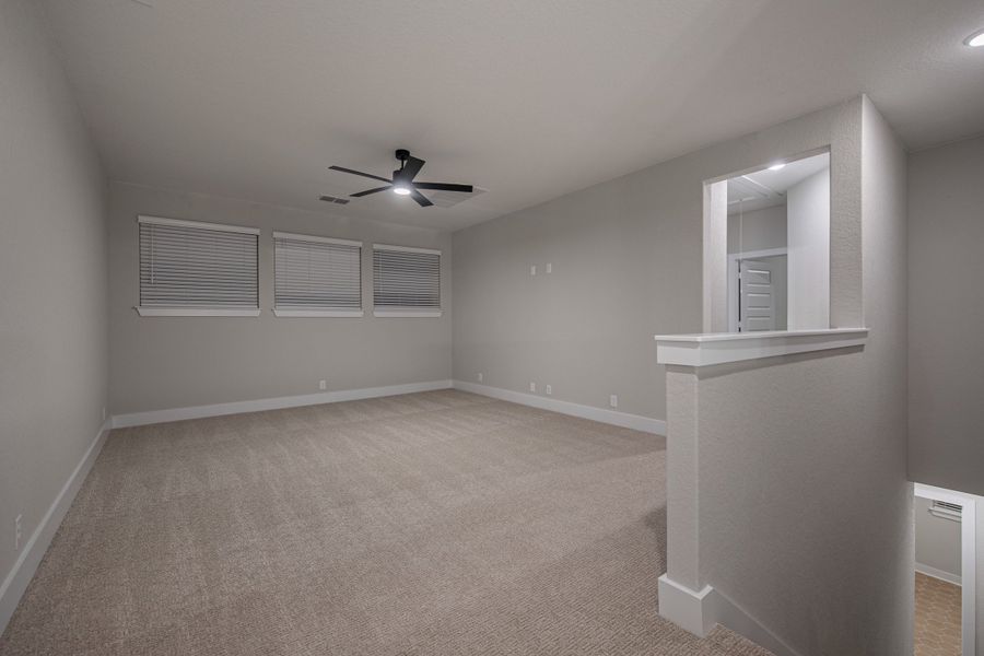 Spacious, unfurnished interior of a new home in The Reserve at Potranco Oaks, Castroville (Image 27).