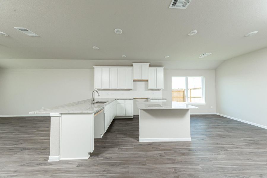 Furnished interior view inside a new home in River Ranch, Dayton (Image 11).