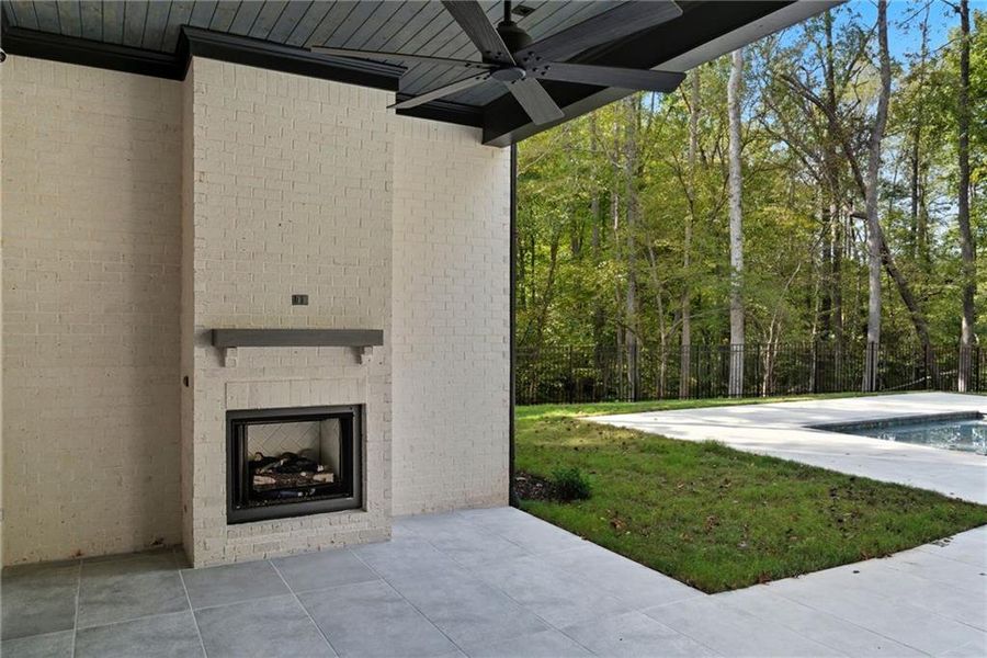 Exterior details and patio area of a home in , Alpharetta (Image 35).