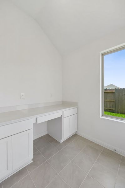 Spacious, unfurnished interior of a new home in Riviera Pines, Huffman (Image 22).