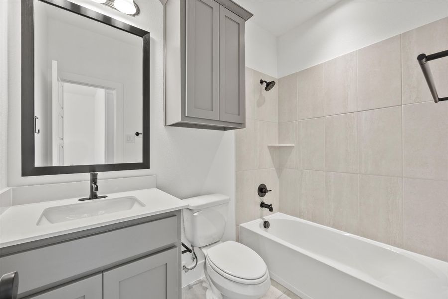 Representative furnished interior of a home built from the Davenport by Windsor Homes in Winding Creek, Rockwall (Image 17).