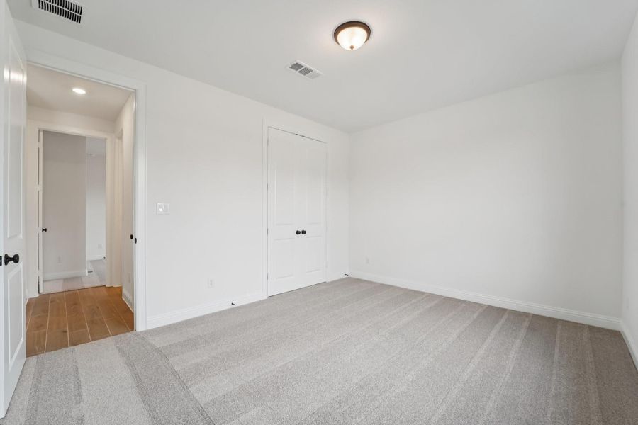 Spacious, unfurnished interior of a new home in Evergreen 55', Conroe (Image 42).