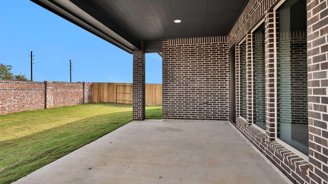 Exterior details and patio area of a home in Grange 50', Katy (Image 4).