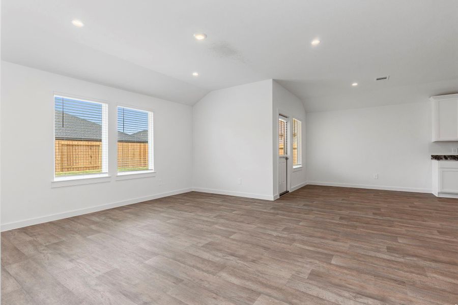 Spacious, unfurnished interior of a new home in Blue Heron Estates, Beasley (Image 35).