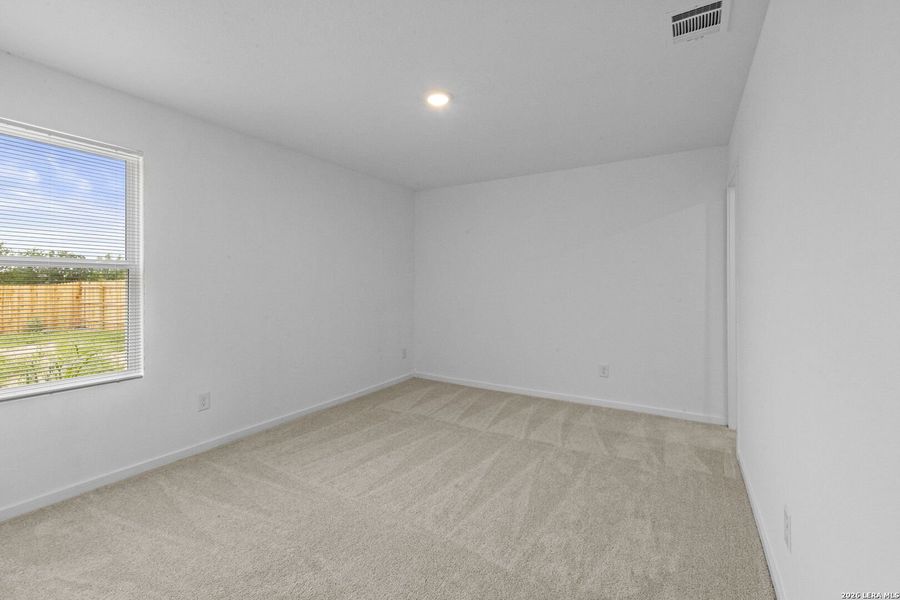 Spacious, unfurnished interior of a new home in Spring Grove, St. Hedwig (Image 20). Spacious, unfurnished interior of a new home in Spring Grove, St. Hedwig (Image 20).