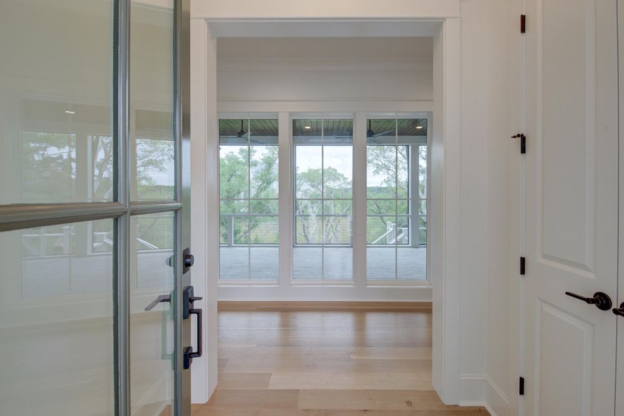 Spacious, unfurnished interior of a new home in Daniel Island Park, Charleston (Image 69).