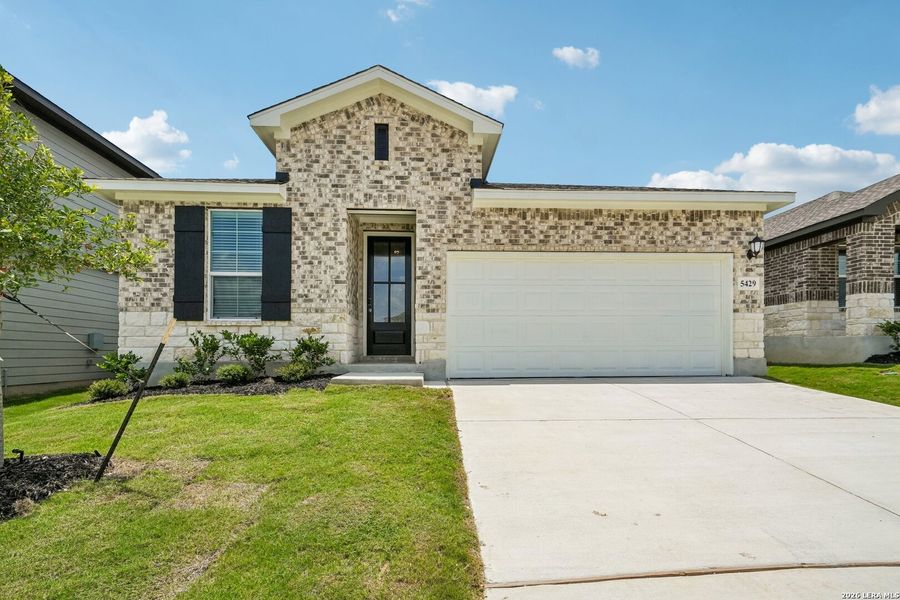 Front exterior of a new home in Stetson Ridge, Marion, TX, highlighting curb appeal (Image 1). Front exterior of a new home in Stetson Ridge, Marion, TX, highlighting curb appeal (Image 1).