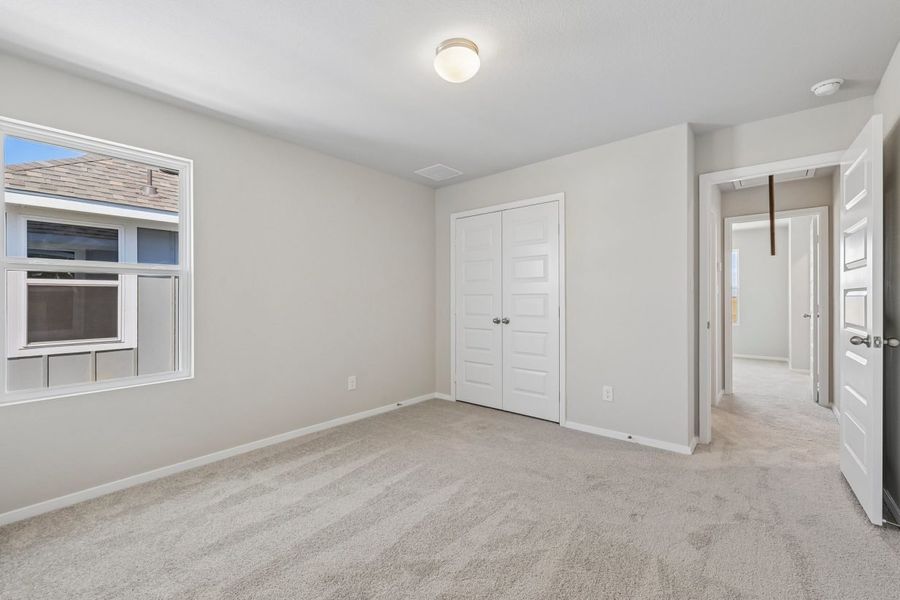 Spacious, unfurnished interior of a new home in Harvest Ridge, Elgin (Image 21).