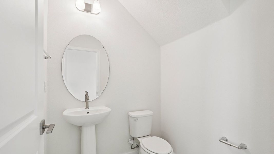 First floor guest bath of the Jupiter in Hamilton Bluff located in Haines City, FL.