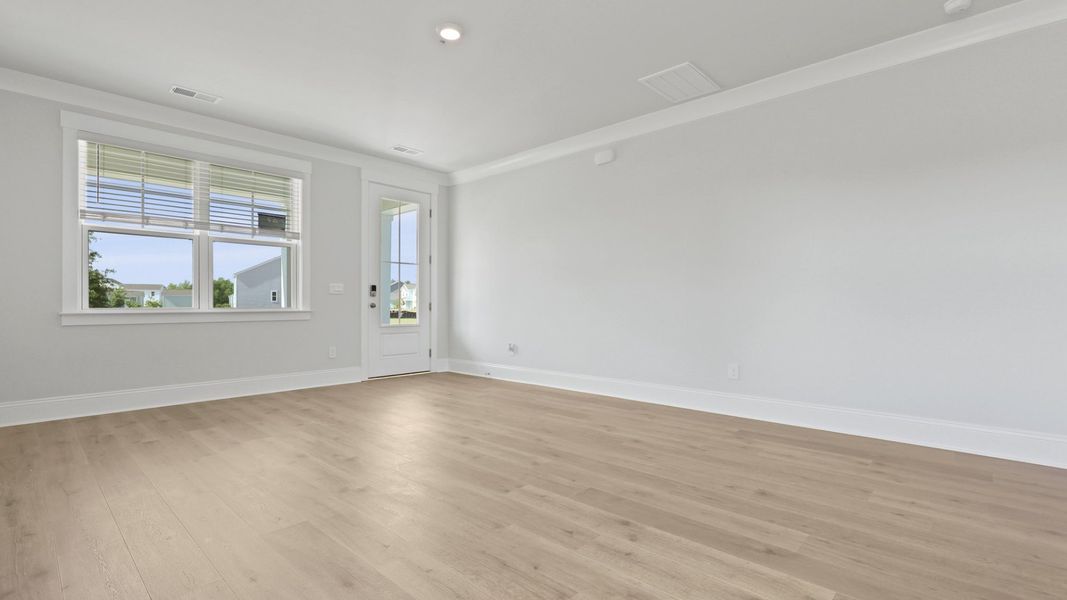 Representative unfurnished interior of a home built from the HARRIS by D.R. Horton in Sheep Island, Summerville (Image 15).