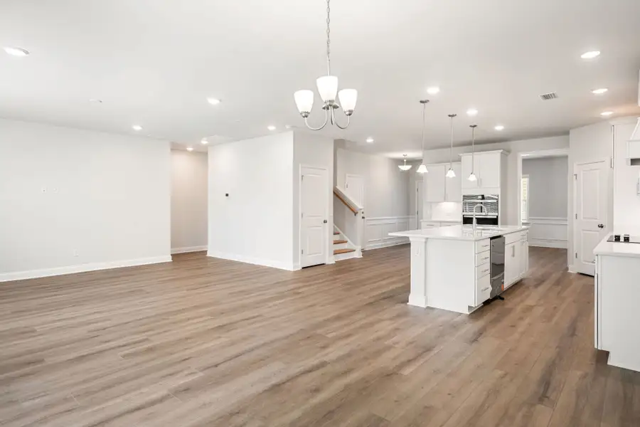 Spacious, unfurnished interior of a new home in Waterways, Richmond Hill (Image 40).