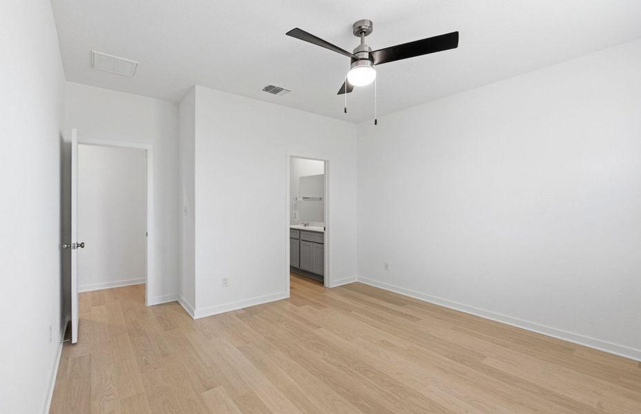 Spacious, unfurnished interior of a new home in La Cima, San Marcos (Image 28).