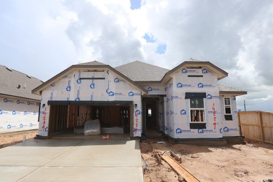 One story home with 3 bedrooms, 2.5 baths, and 3 car tandem garage. One story home with 3 bedrooms, 2.5 baths, and 3 car tandem garage.
