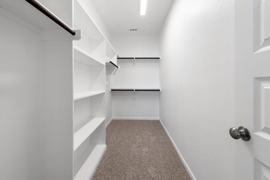 Spacious, unfurnished interior of a new home in Arroyo Ranch, Seguin (Image 15).