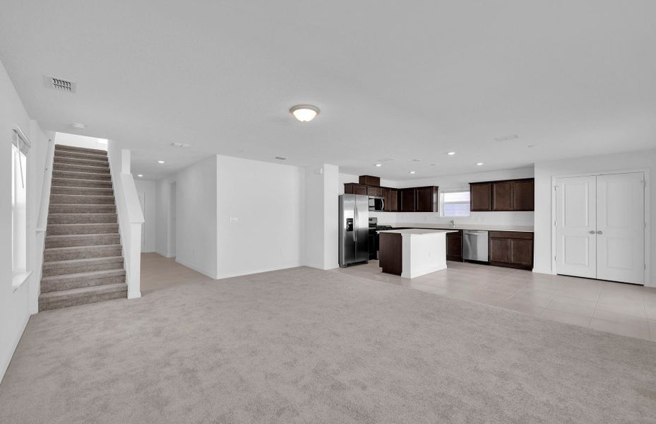 Spacious, unfurnished interior of a new home in Wells Landing, Jacksonville (Image 26).