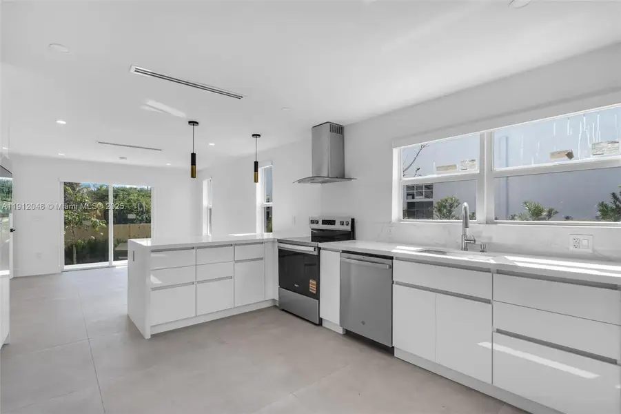 Furnished interior view inside a new home in , West Palm Beach (Image 5).