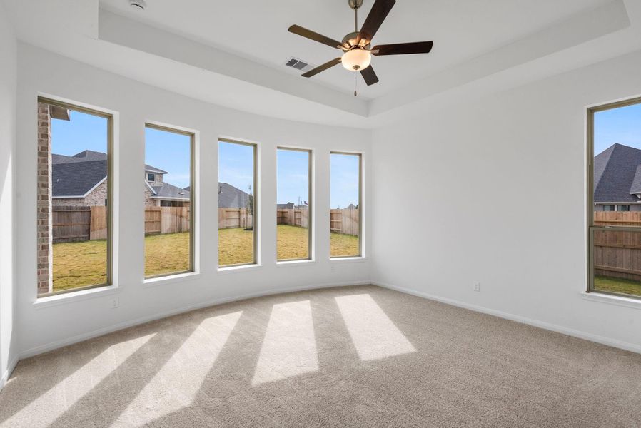 Spacious, unfurnished interior of a new home in Valencia, Manvel (Image 17).