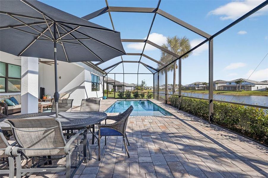 Exterior details and patio area of a home in , Lakewood Ranch (Image 24).