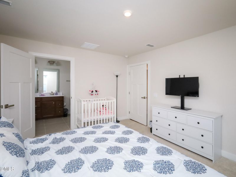 026_601_hollys_bluff_primary_bdrm