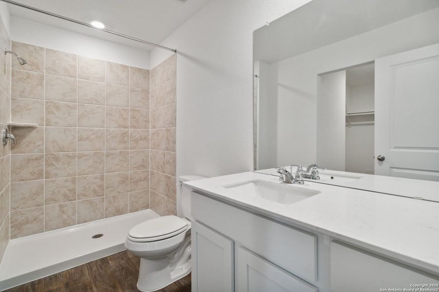 Furnished interior view inside a new home in Avenida, Converse (Image 13).