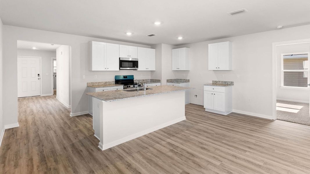 Furnished interior view inside a new home in Titus Park, Panama City (Image 7).