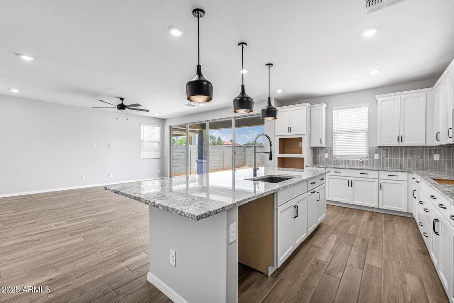 10)KITCHEN 10)KITCHEN