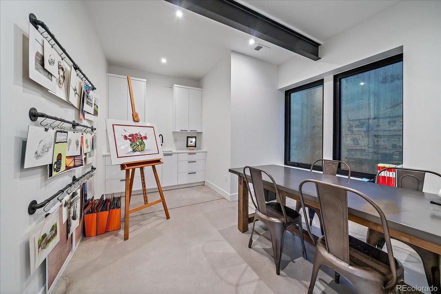 Bonus Room - Project Area, Art Studio - Concrete Floors, Sink & Built in Cabinets