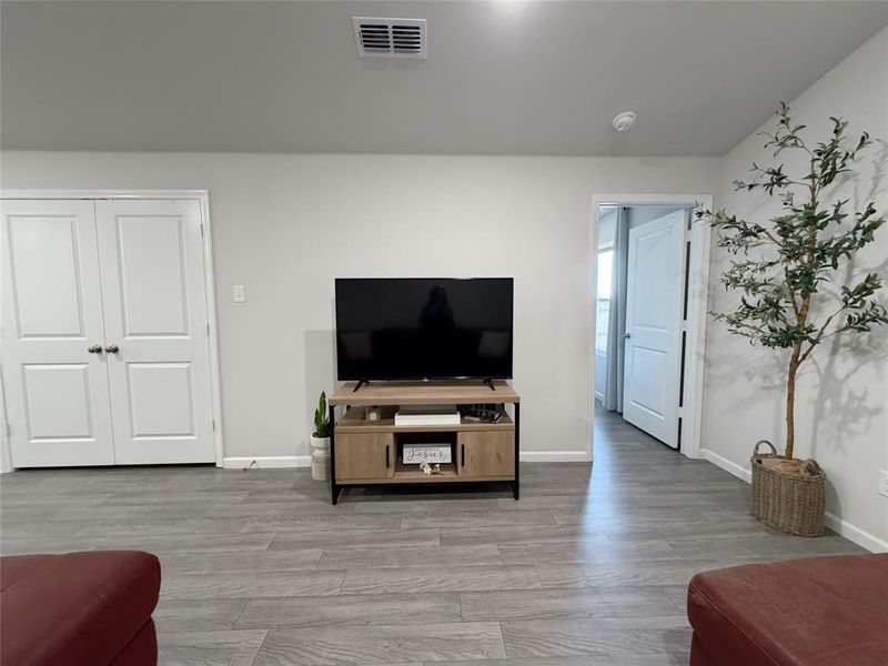 Furnished interior view inside a new home in , Abilene (Image 5).