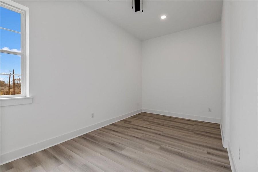 Spacious, unfurnished interior of a new home in , Houston (Image 24).