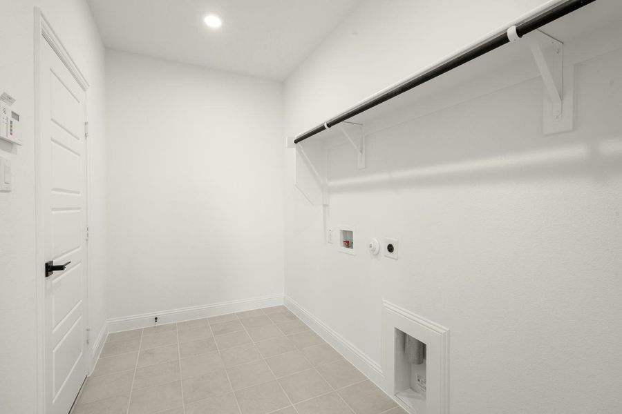 Spacious, unfurnished interior of a new home in Westside Preserve, Midlothian (Image 23).