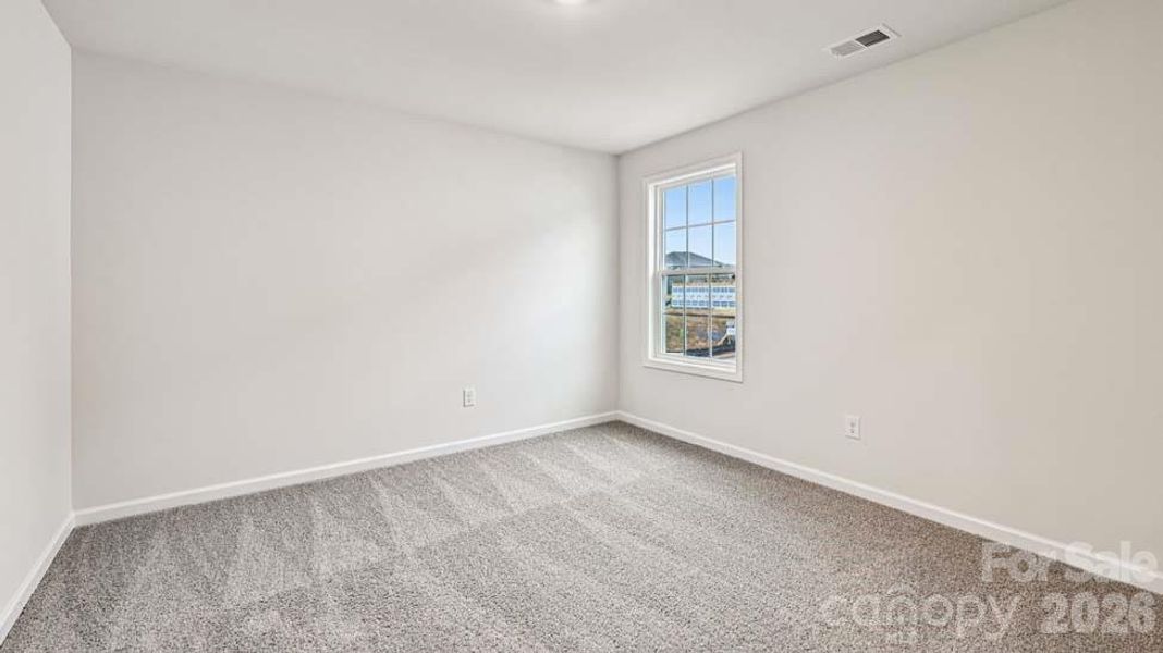 Spacious, unfurnished interior of a new home in Sylvan Creek, Denver (Image 28).