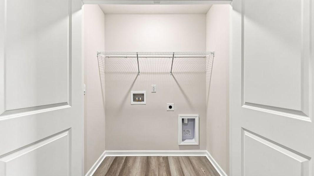 Spacious, unfurnished interior of a new home in Baxter Village, Boiling Springs (Image 31).