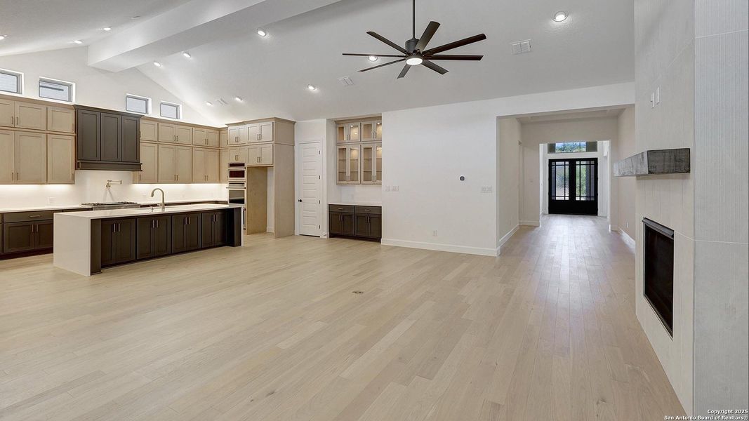 Spacious, unfurnished interior of a new home in The Dominion 70', San Antonio (Image 14). Spacious, unfurnished interior of a new home in The Dominion 70', San Antonio (Image 14).