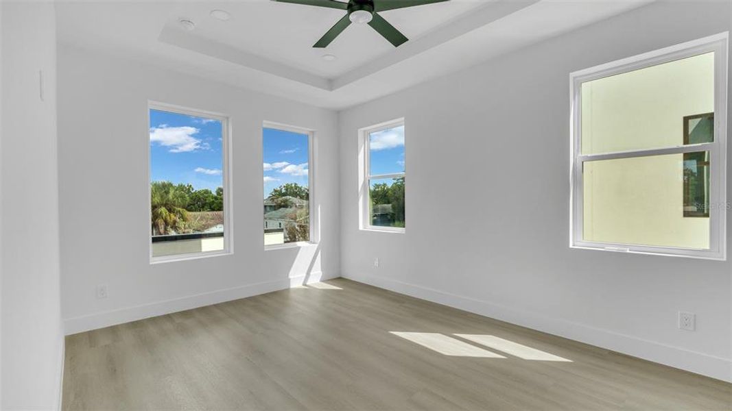 Spacious, unfurnished interior of a new home in , St. Petersburg (Image 18). Spacious, unfurnished interior of a new home in , St. Petersburg (Image 18).