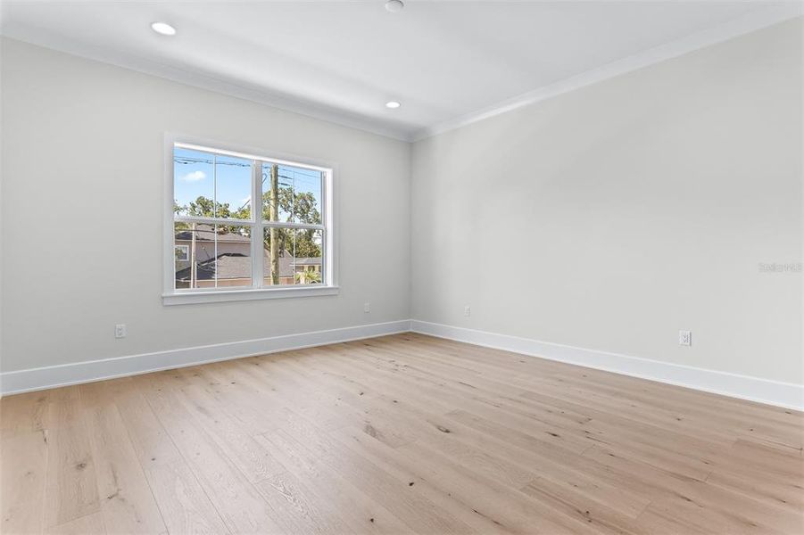 Spacious, unfurnished interior of a new home in , Tampa (Image 57).