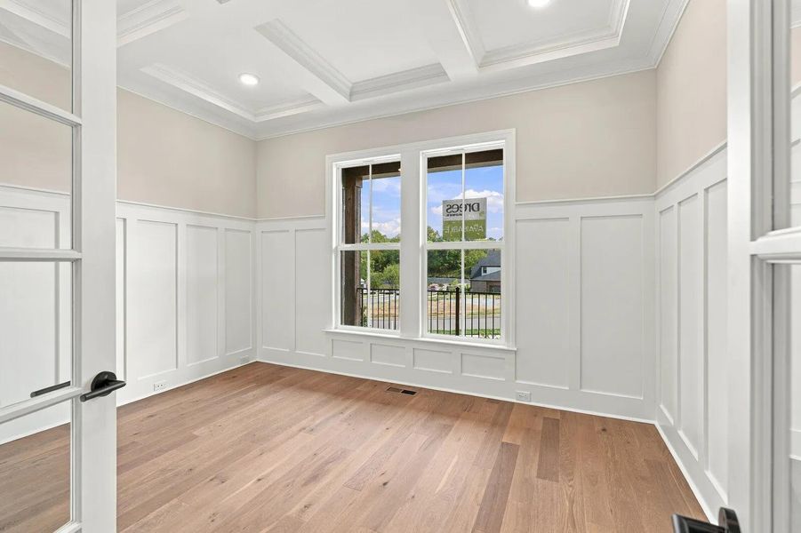 Ballentine B Home office